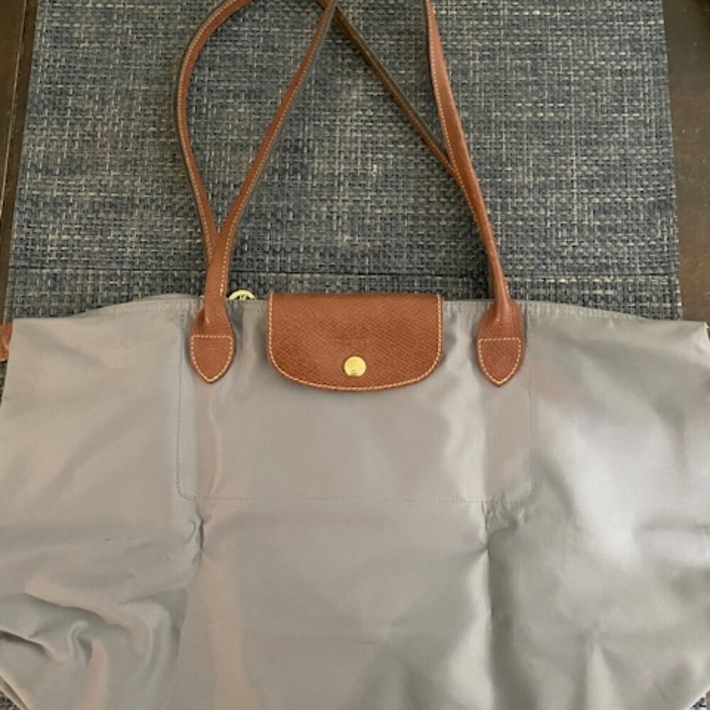 Longchamp Le Pilage Tote - Picture 2 of 5